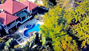 12Haven - Stunning Seaside Luxury Villa PortDickson